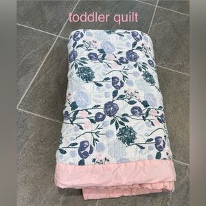 Aden & Anais Essentials toddler quilt, used, “flowers bloom” print